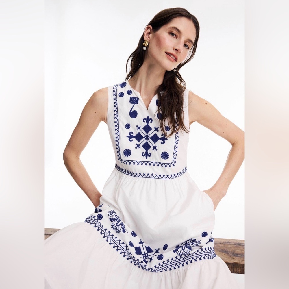 Area Stars Embroidered White and Blue Maxi Dress - Picture 5 of 5